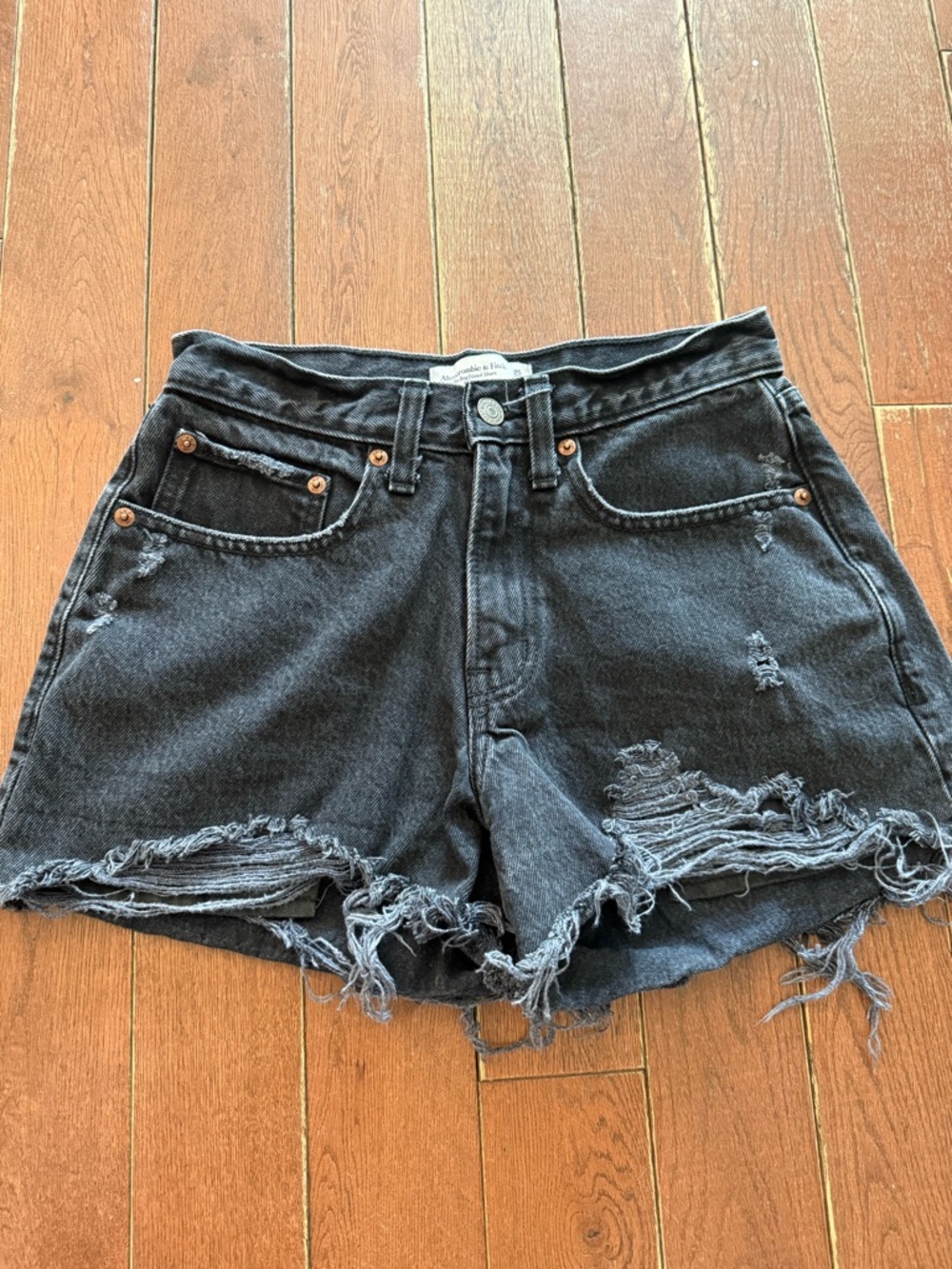 Abercrombie boyfriend fit curve love midrise denim shorts